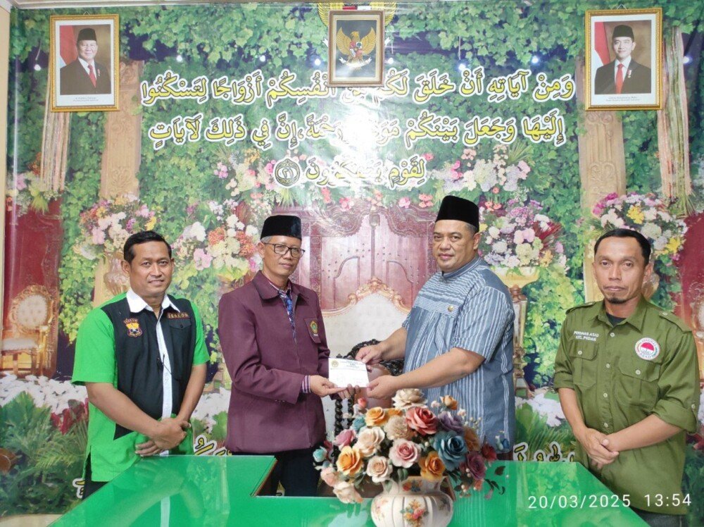 Kapolsek Pedan, AKP Imam Santoso, dalam kesempatan tersebut menyampaikan terima kasih kepada LDII atas kontribusinya dalam menjaga ketertiban di masyarakat.