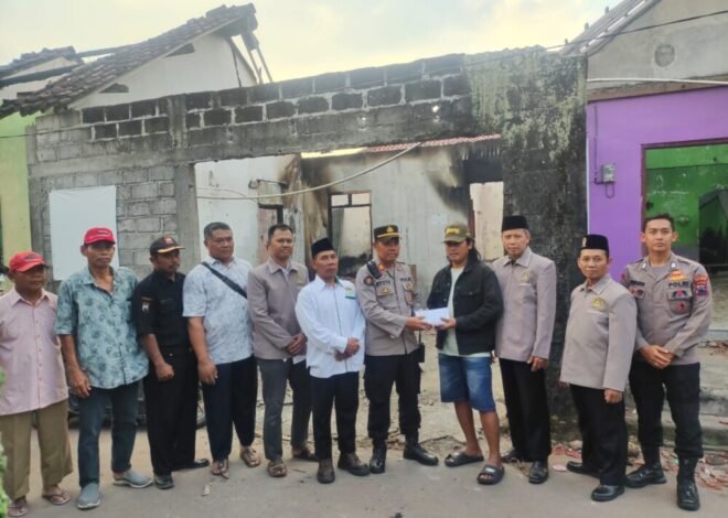 Santunan untuk Korban Kebakaran, Kapolsek Prambanan dan LDII Klaten Tunjukkan Kepedulian Sosial