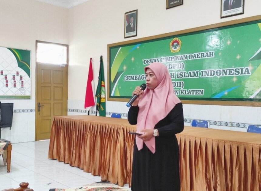 Ibu Hebat di Era Digital: Hj. Rustatik Dorong Pemberdayaan Perempuan Lewat Festival Keluarga LDII 2025