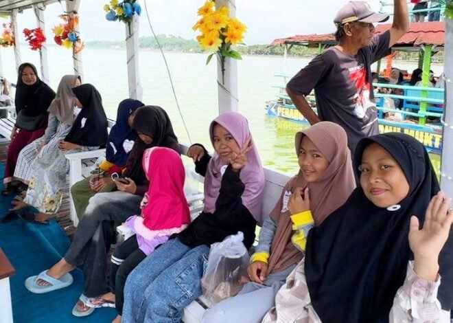 LDII Klaten Hadirkan Keceriaan Anak Yatim Lewat Perahu Hias Rawa Jombor