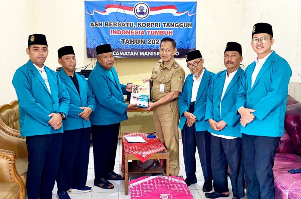 LDII Manisrenggo Distribusikan Majalah Nuansa Persada dan Kalender LDII 2026 ke Pemerintah Kecamatan