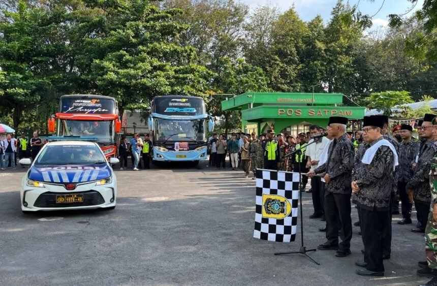 Pj Sekda Klaten Lepas 82 Jamaah Haji KBIHU Al Barokah LDII