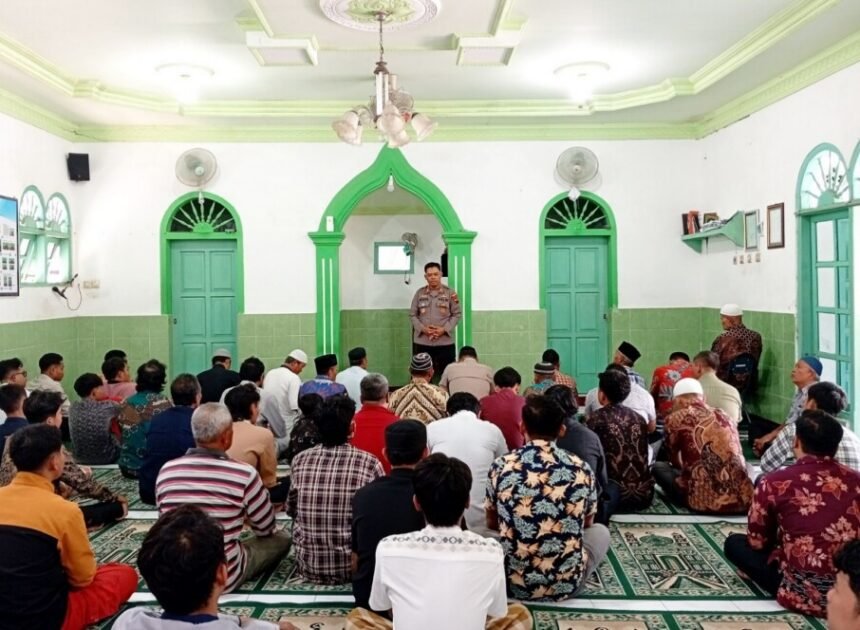 Jumat Curhat Kapolsek Pedan Perkuat Silaturahmi Bersama Masjid Al Barokah