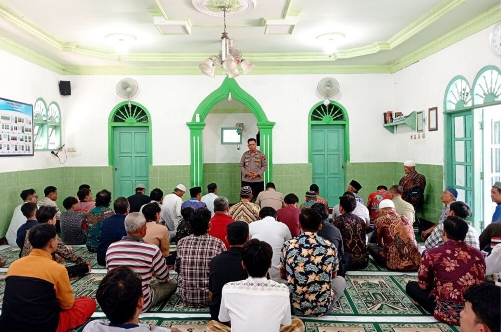 Jumat Curhat Kapolsek Pedan Perkuat Silaturahmi Bersama Masjid Al Barokah