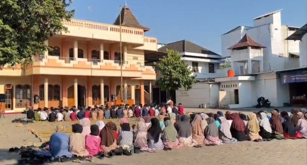 Sikapi El Niño, LDII Klaten dan Ponpes Sahid Al Maarif Gelar Sholat Istisqa