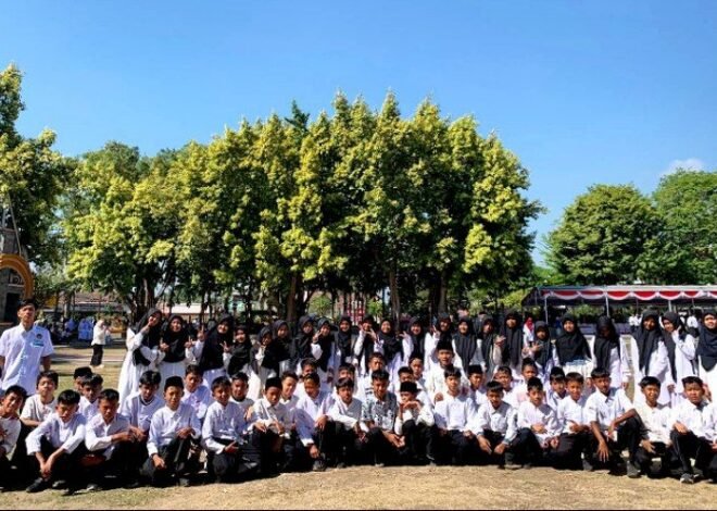 Santri Ponpes Al Manshurin dan Pembina Yayasan Al Khaqi Manshurina Abadi Ikuti Apel Hari Santri Nasional 2026 di Klaten